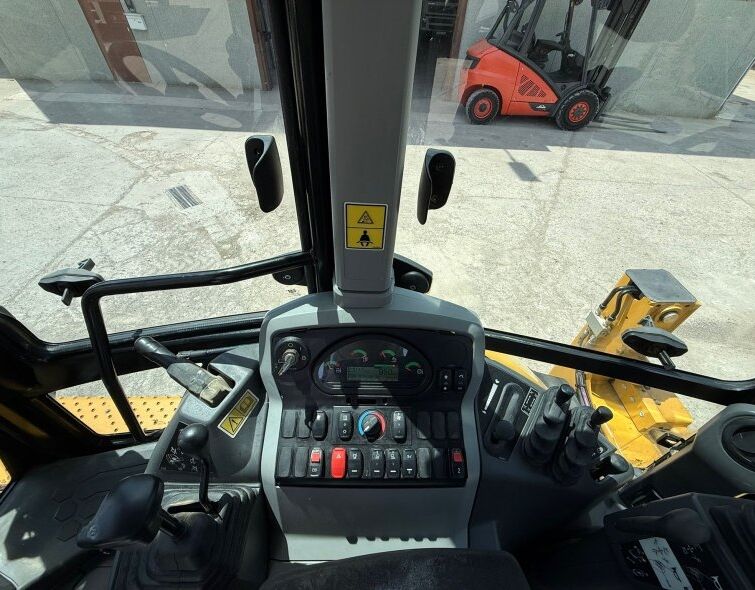 CATERPILLAR  428 F2 **FULL EQUIP**